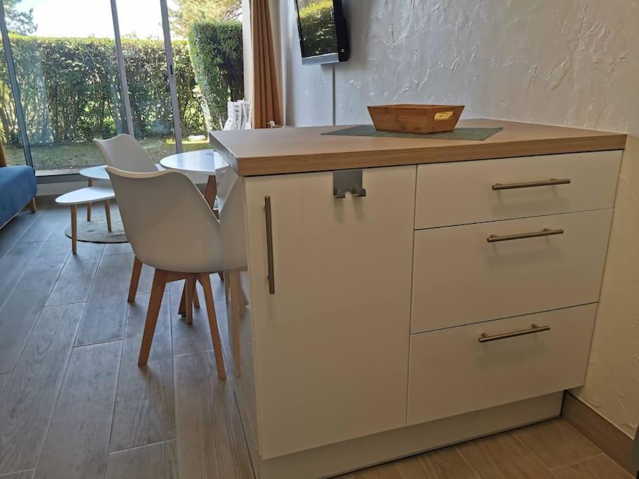 Appartement Acces Direct A La Plage Bernières-sur-Mer Eksteriør bilde