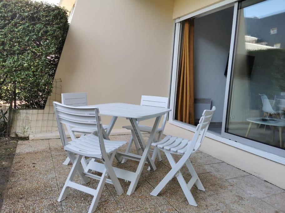 Appartement Acces Direct A La Plage Bernières-sur-Mer Eksteriør bilde